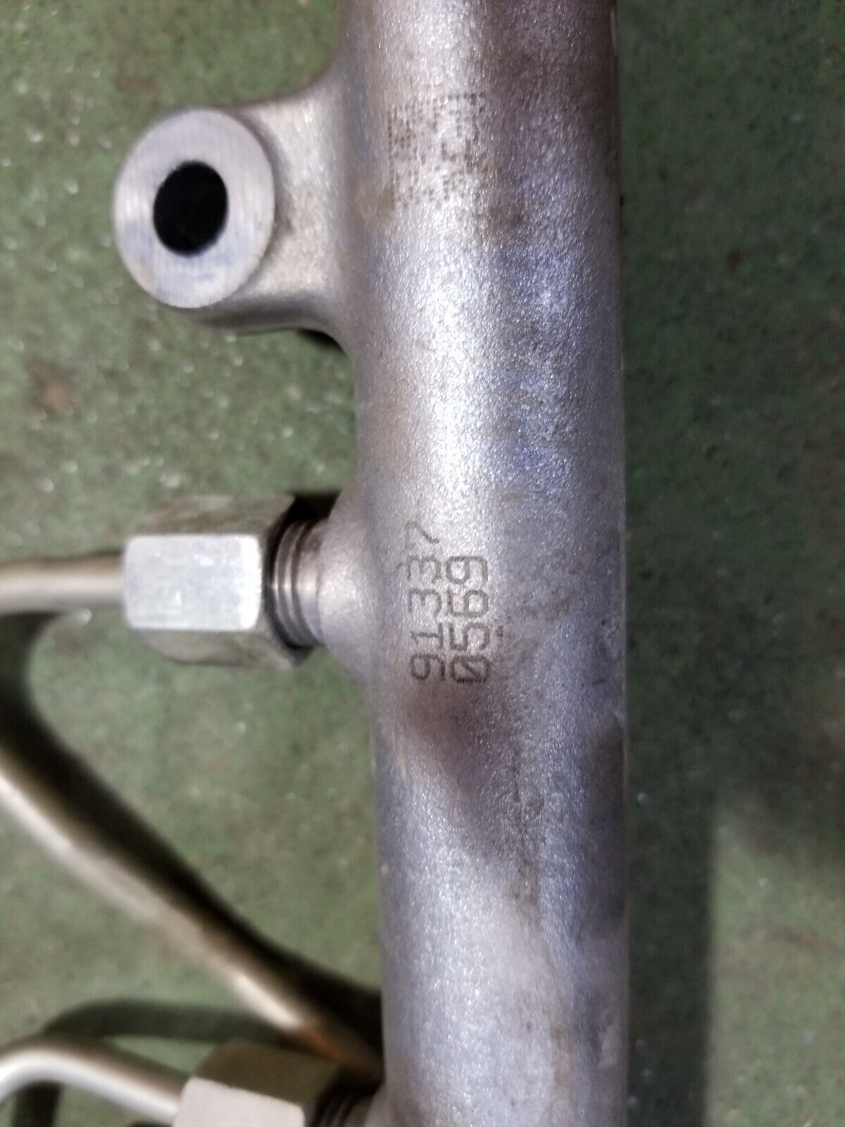 L5P 6.6L DURAMAX GM FUEL RAIL SET 913370569 12678991 12678990