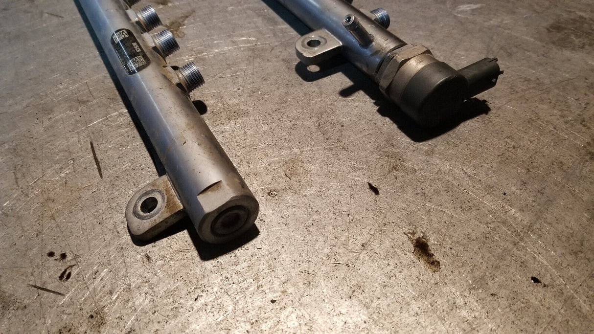 011 2011-2015 Duramax LML High Pressure Fuel Rail 12620532 12620533 18983891