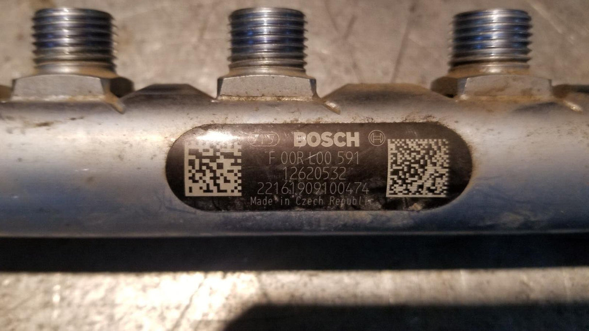 011 2011-2015 Duramax LML High Pressure Fuel Rail 12620532 12620533 18983891