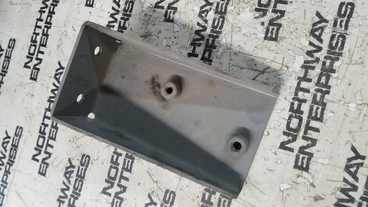 8102727 HITACHI BRACKET