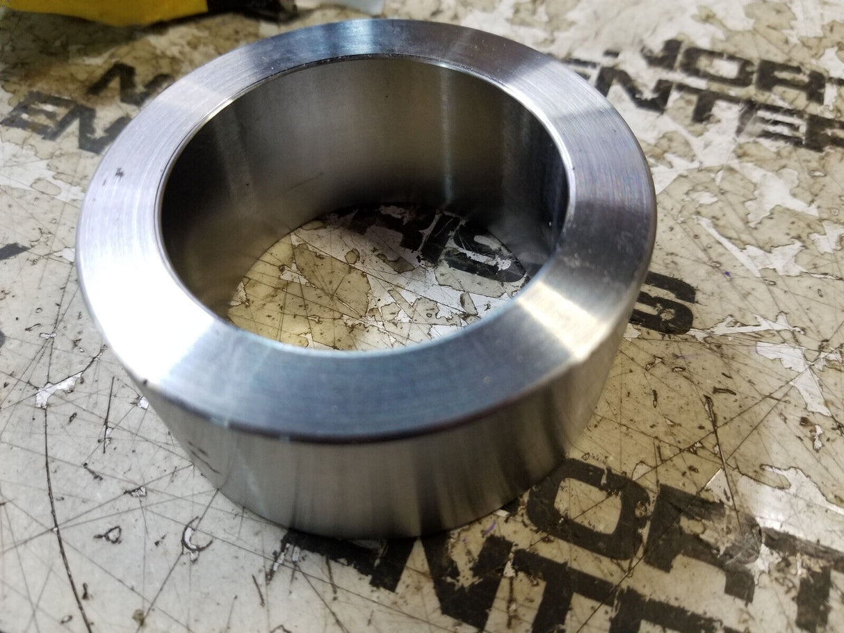 TT176409 JOHN DEERE STEERING CYLINDER SPACER