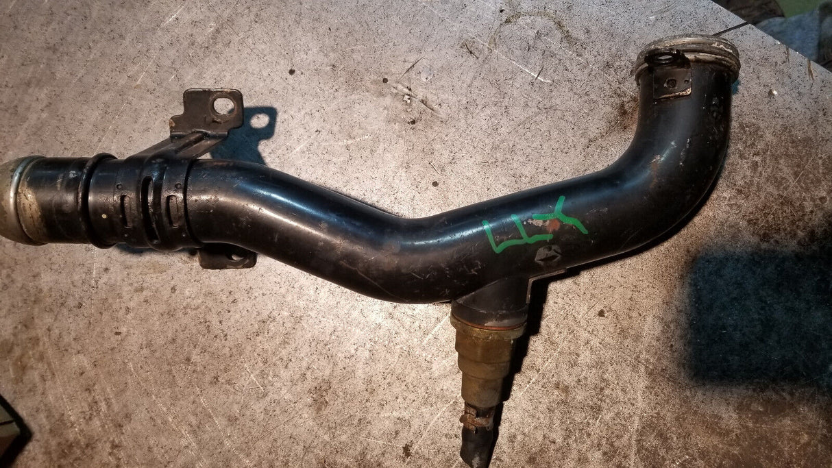 01 2001-2004 GMC SIERRA 6.6 DURAMAX TURBO LB7 THERMOSTAT OUTLET PIPE 97382699