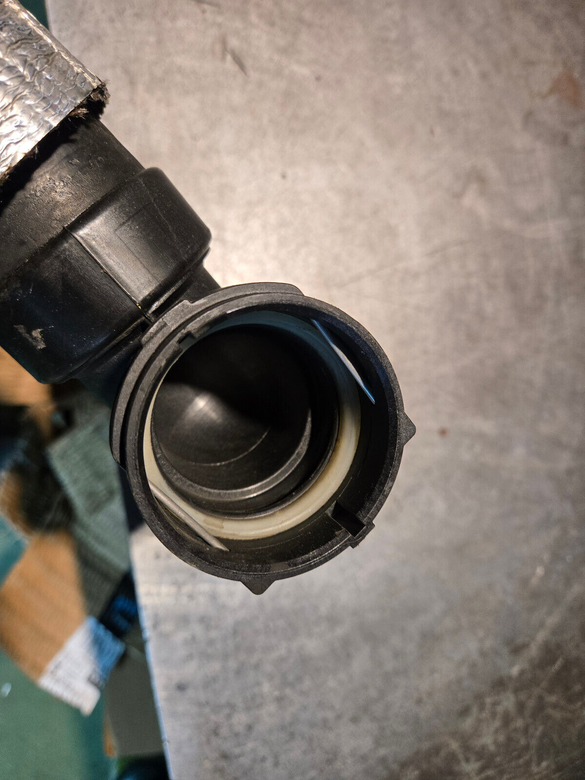 BC3Z-8260-F BC3Z8260F 11-16 Super Duty OEM Genuine Ford 6.7L Diesel Upper Radiat