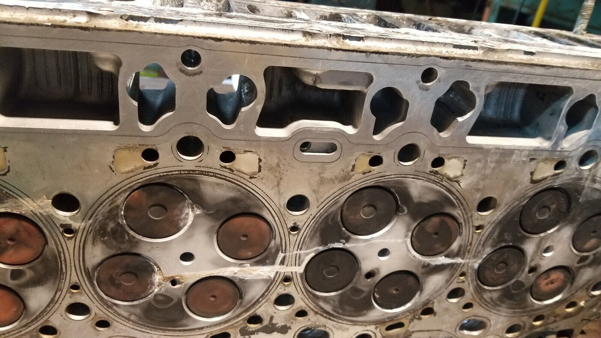 2007-2010 Chevy GMC 6.6 LBZ LMM DURAMAX CYLINDER HEAD RH PASSENGER REF25