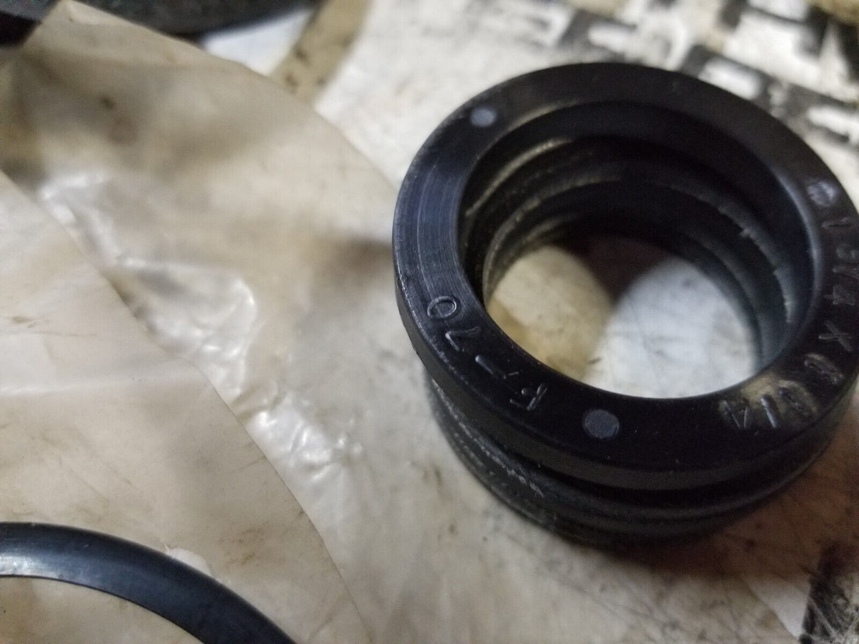 176147 Hyster Tilt Cylinder Seal Kit 0176147