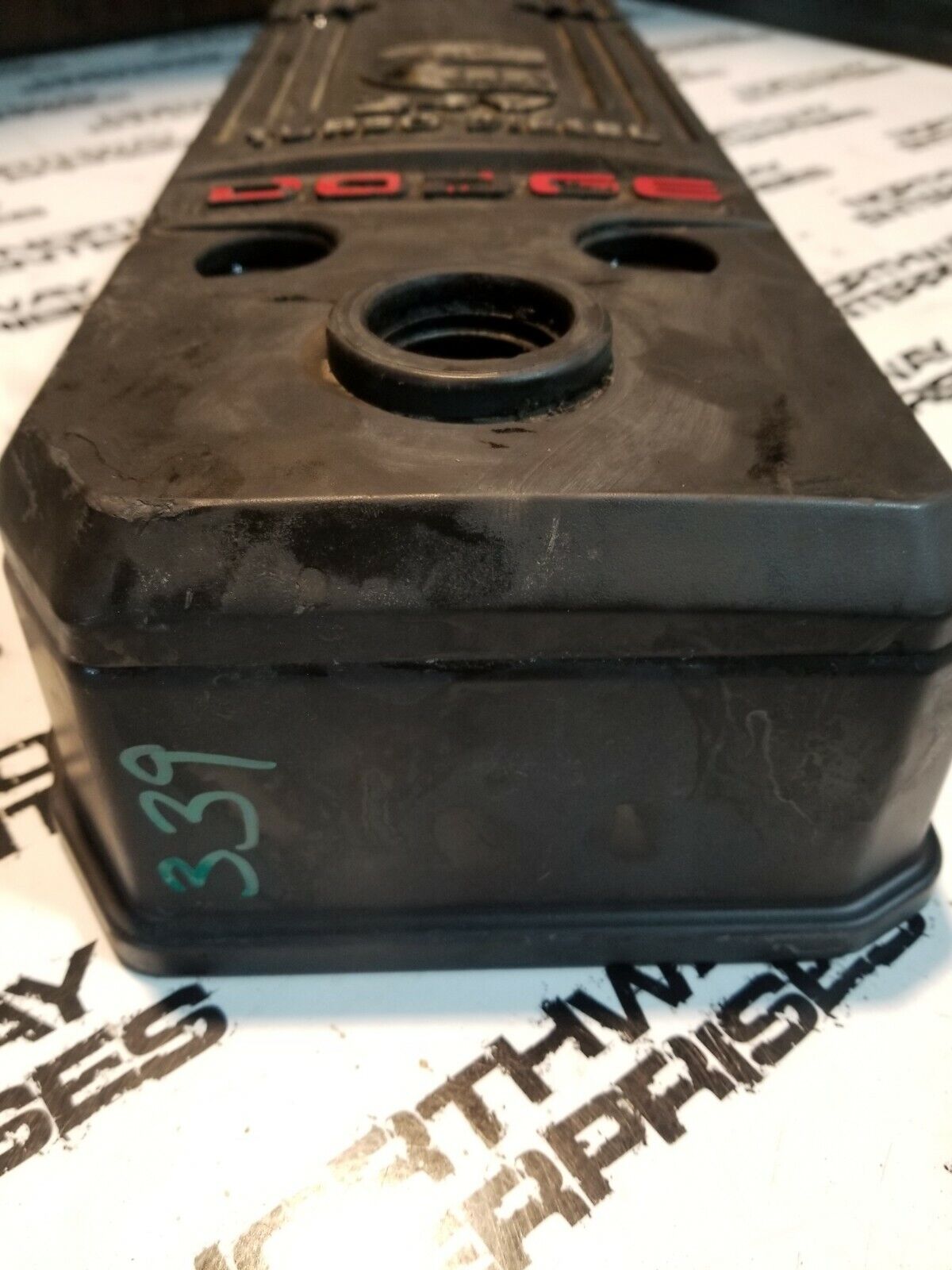 Dodge Ram 5.9L Cummins USED VALVE COVER ASSEMBLY 2005-07 4931453 4931454 RE339