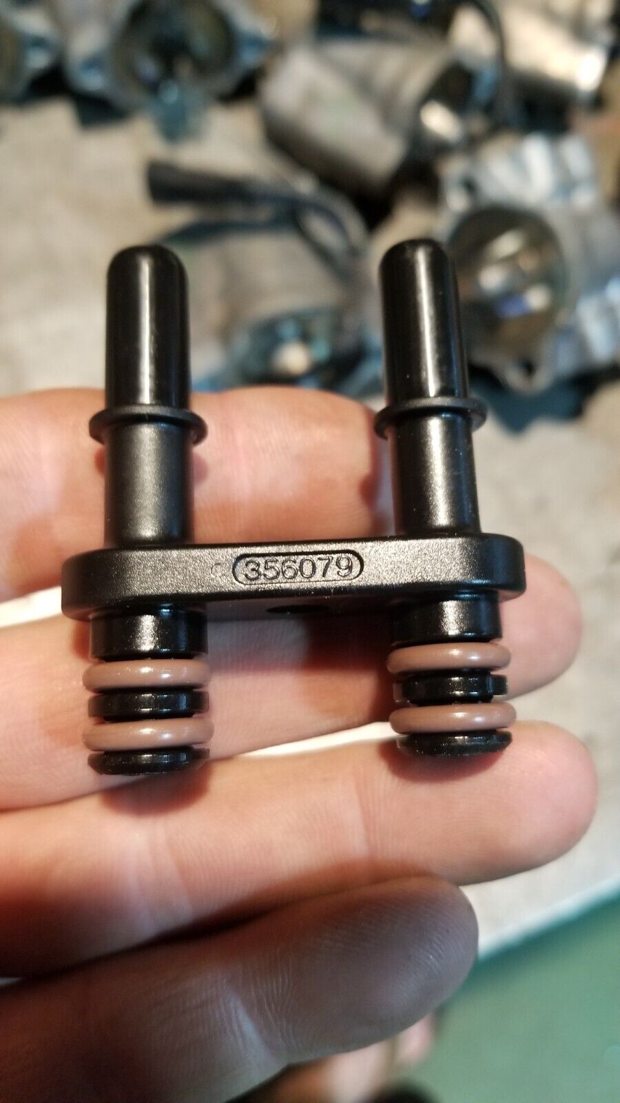 356079 injector FUEL TUBE 250ho 300 G2 250hp Johnson Evinrude