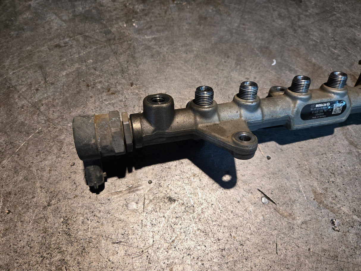 OEM Cummins Bosch 0445226167 5348915 Fuel Rail