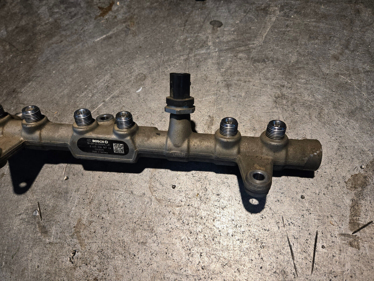OEM Cummins Bosch 0445226167 5348915 Fuel Rail