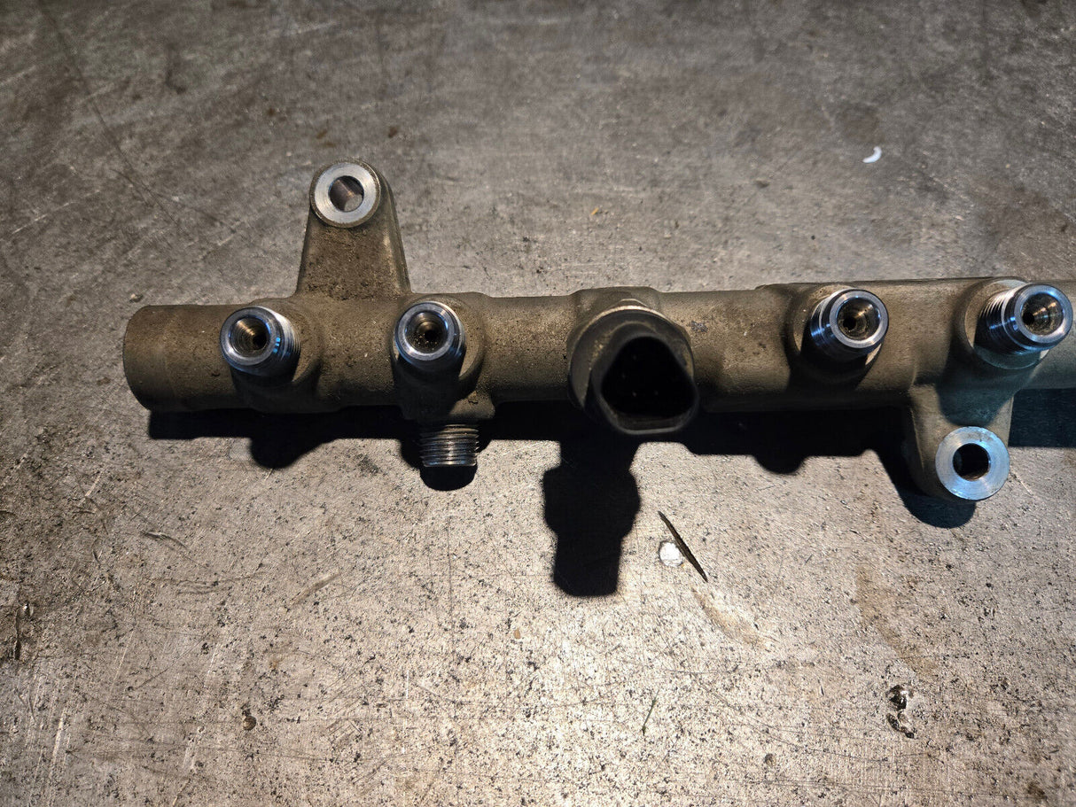 OEM Cummins Bosch 0445226167 5348915 Fuel Rail