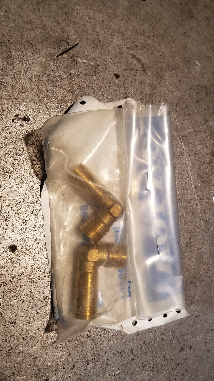 VOE945964 VOLVO ELBOW NIPPLE LOT OF 2 PIECES 945964