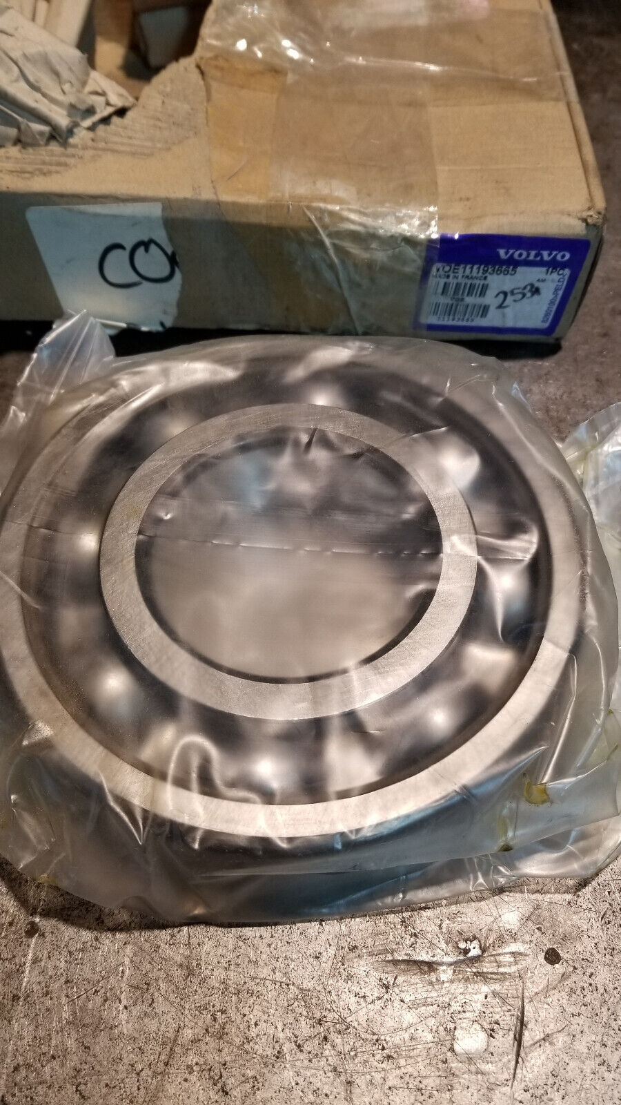 VOE11193665 VOLVO OEM BEARING 11193665