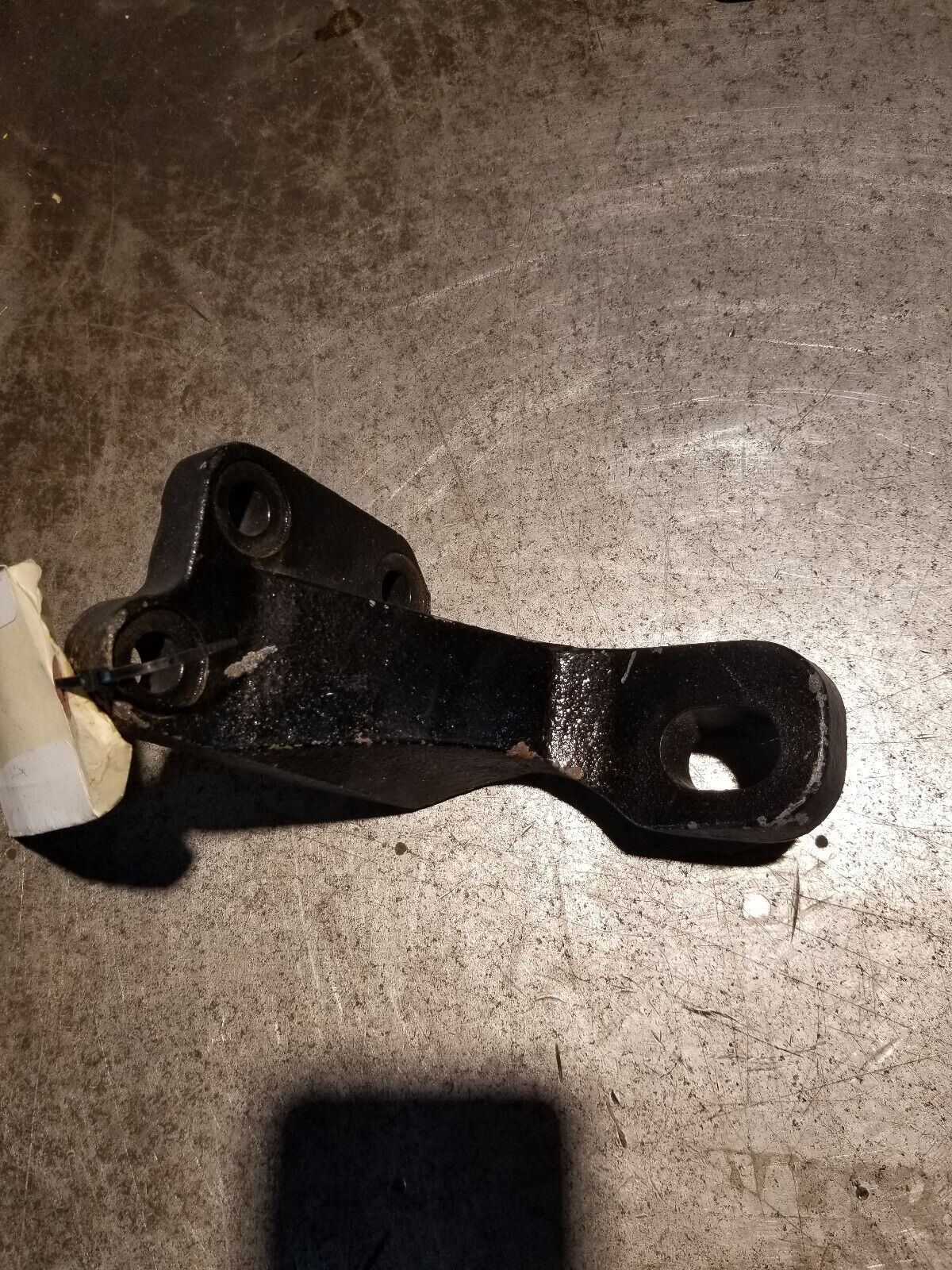 3977494 CUMMINS BRACKET