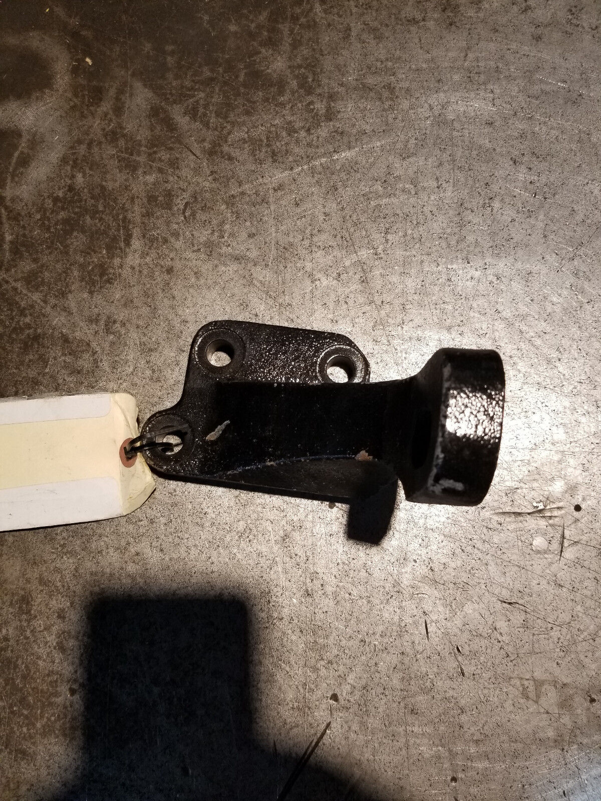 3977494 CUMMINS BRACKET