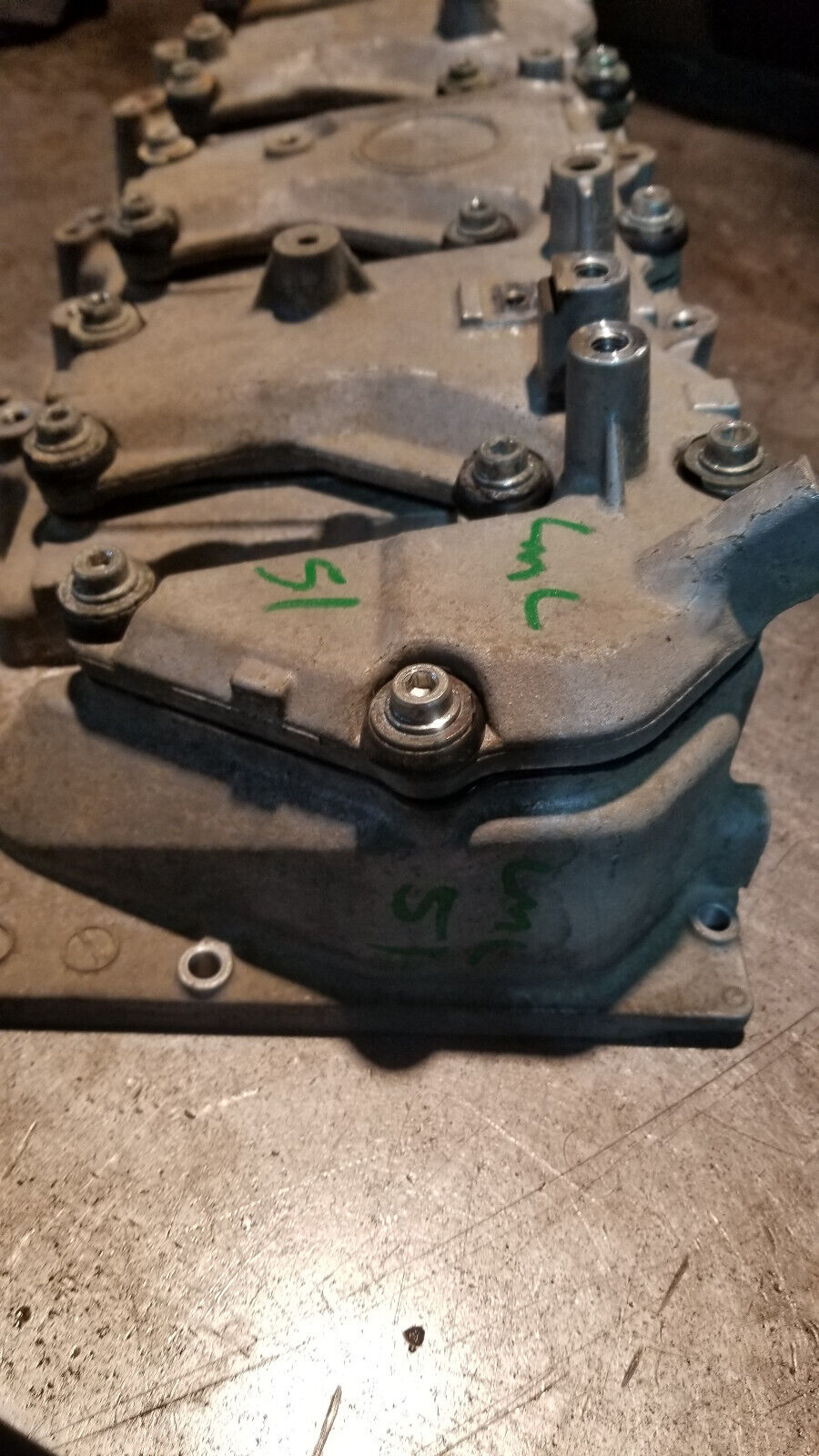 011 012 2011-2015 DURAMAX 6.6 6.6L DIESEL LML VALVE COVER & SPACER LH DRIVER r51