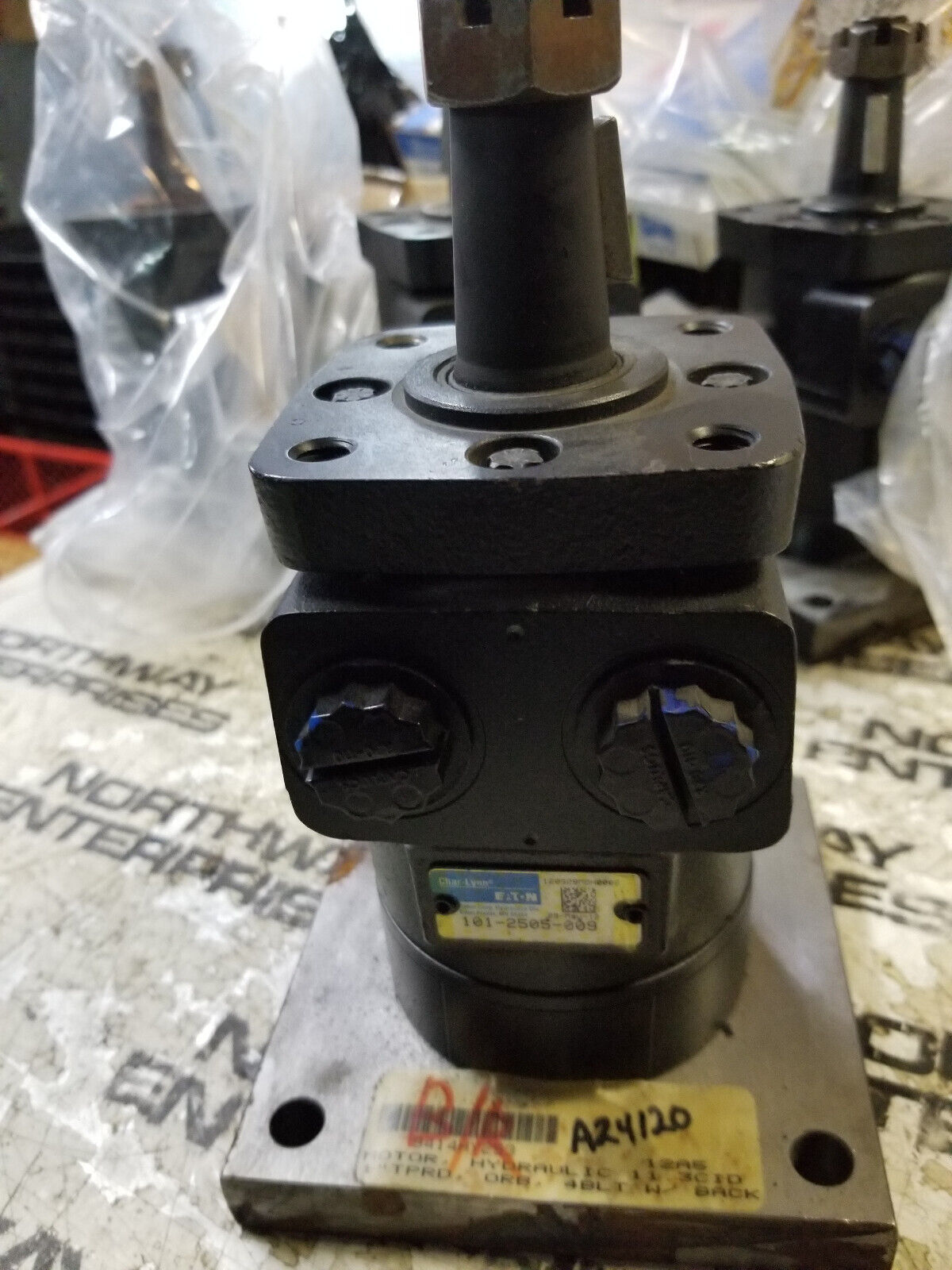 101-2505-009 CHAR-LYNN EATON HYDRAULIC MOTOR Cast Iron 4 Bolt Spool Geroler