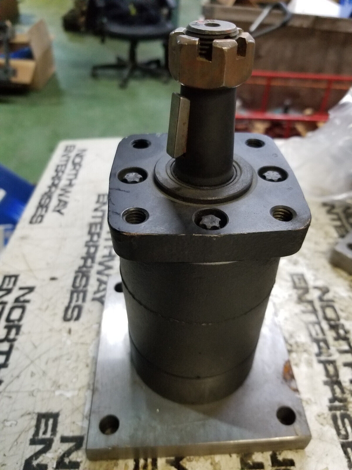 101-2505-009 CHAR-LYNN EATON HYDRAULIC MOTOR Cast Iron 4 Bolt Spool Geroler