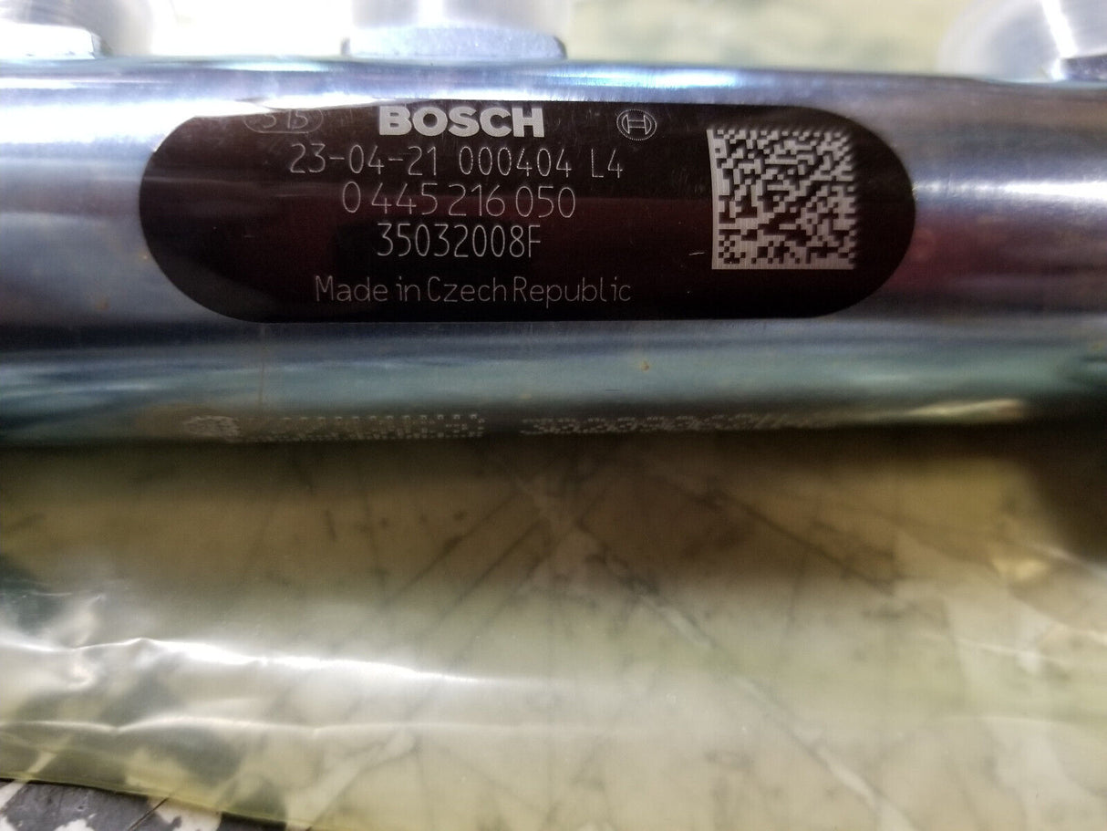 2014-2019 Jeep Ram Diesel NEW Fuel Injector Rail Right 68148329AB 0445216050