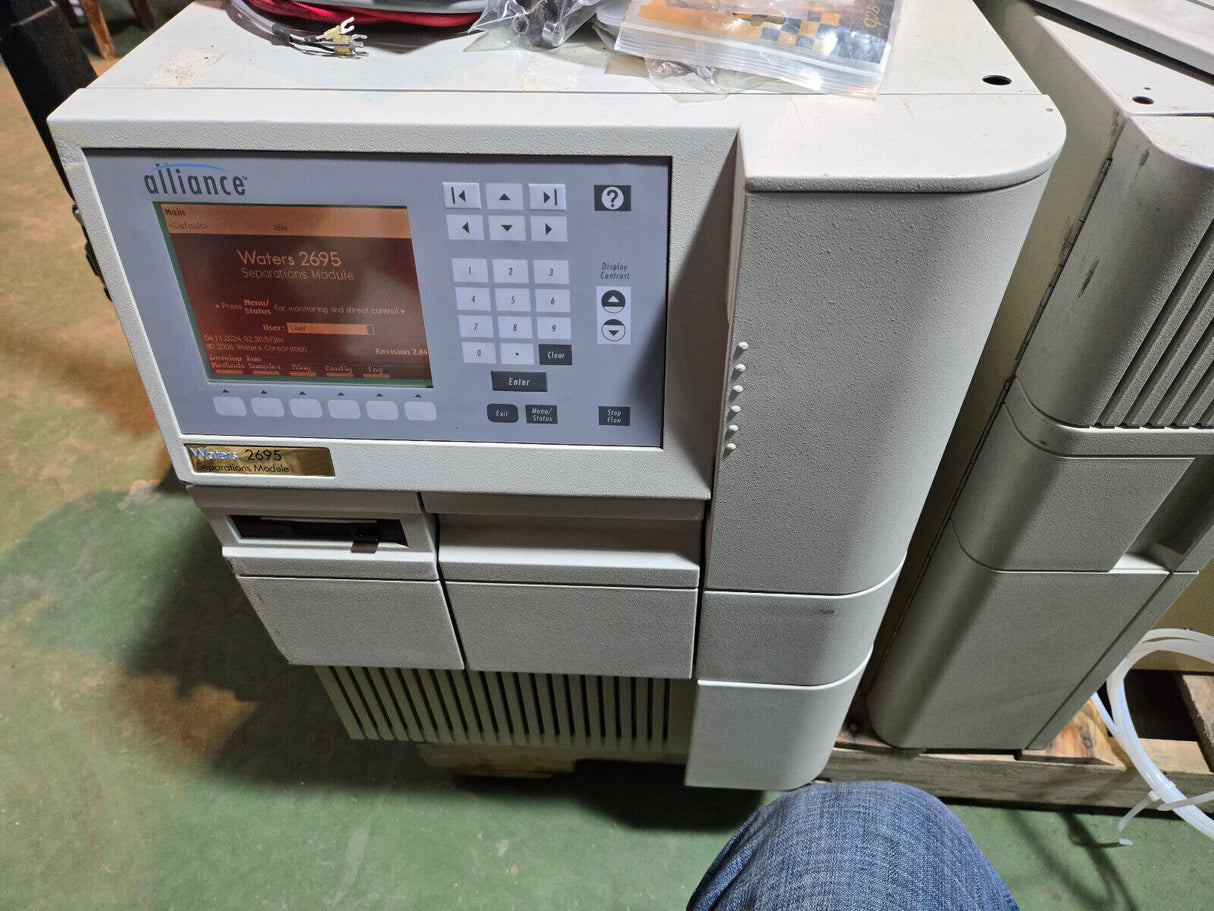 WATERS 2695 SEPARATION MODULE 2487 ABSORBANCE DETECTOR LAC/E 32 SERVER HPLC
