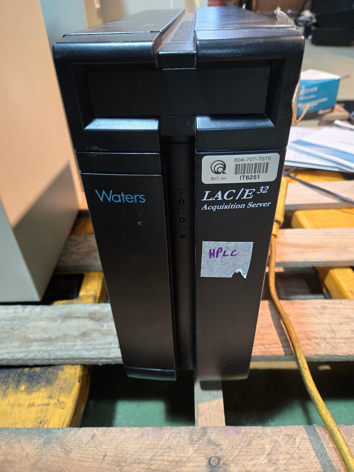 WATERS 2695 SEPARATION MODULE 2487 ABSORBANCE DETECTOR LAC/E 32 SERVER HPLC