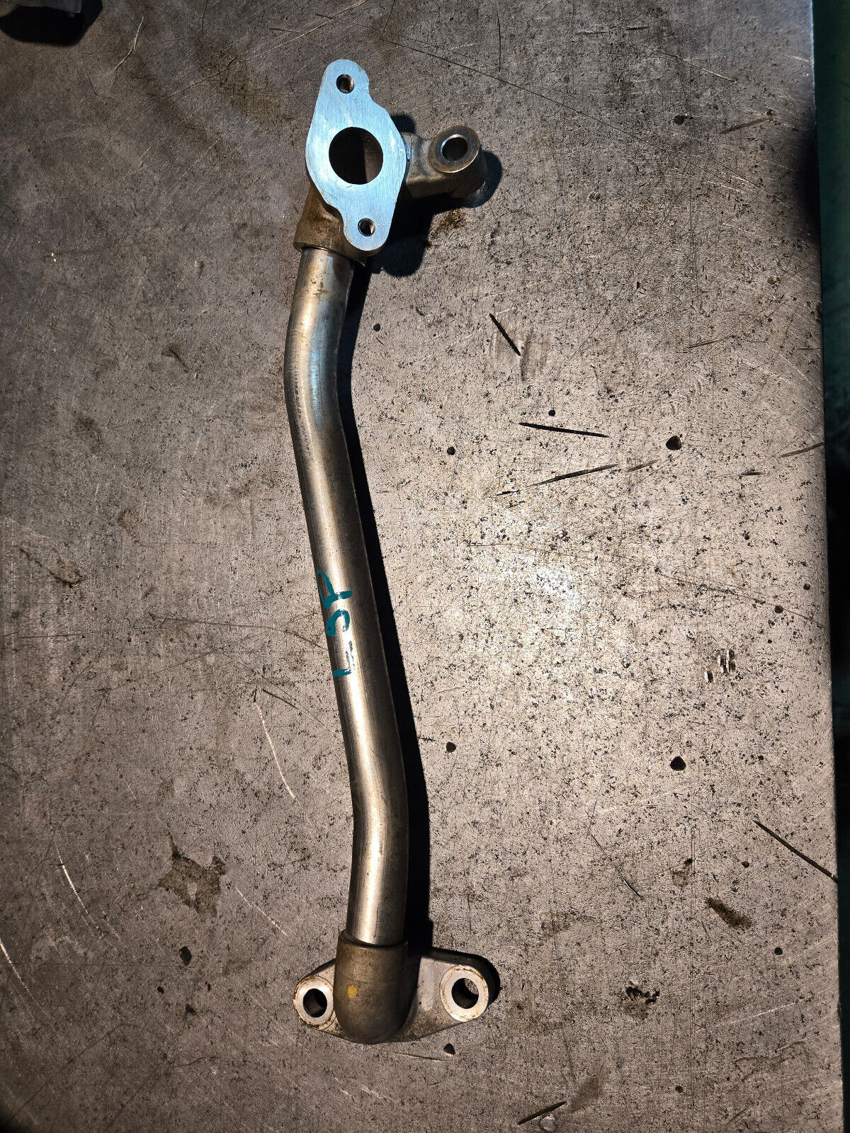 2017-2019 CHEVY L5P DURAMAX 6.6L DIESEL LOWER PIPE OIL OUTLET TUBE 12705525