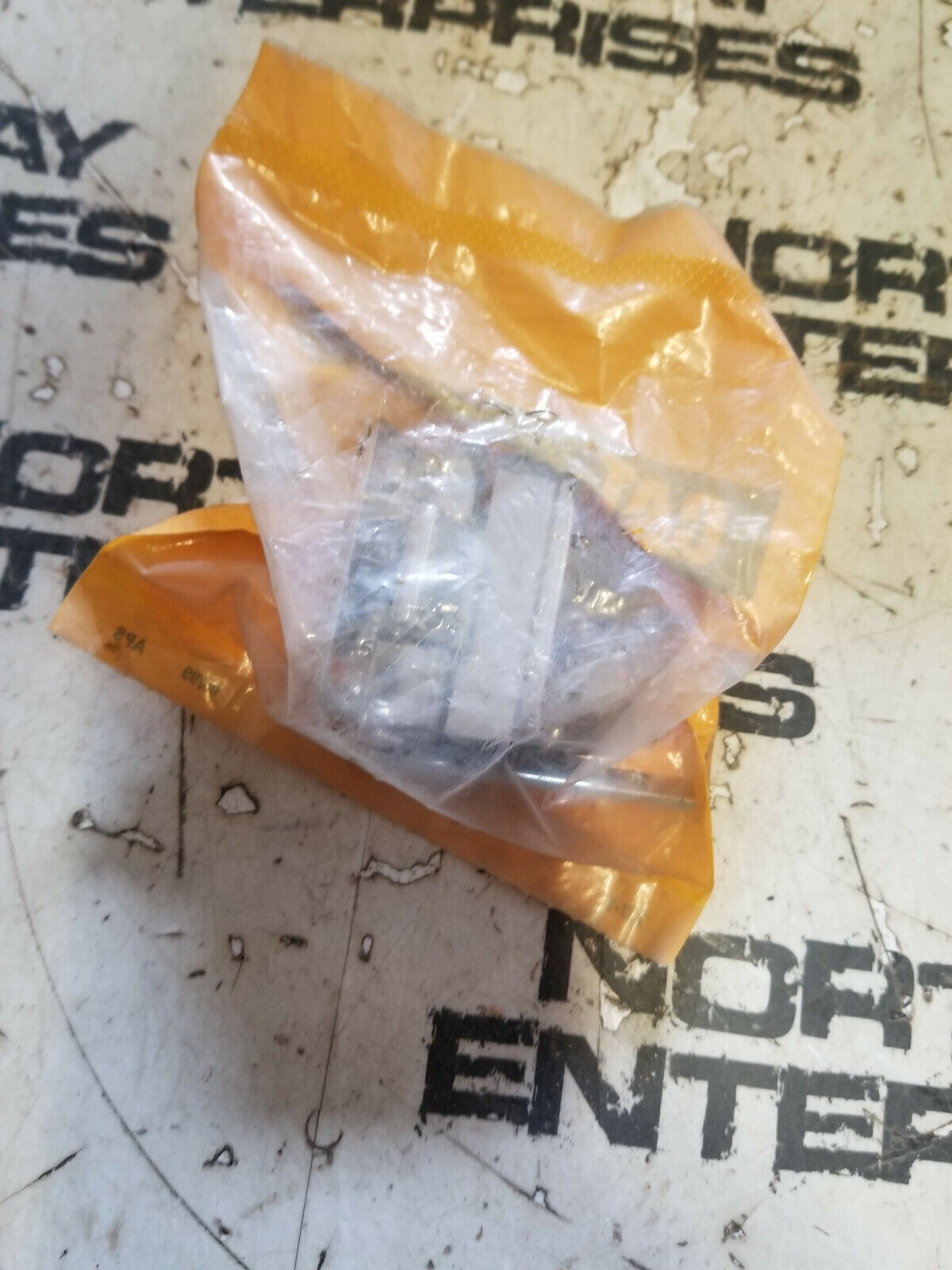 3W-8813 CATERPILLAR LOCK