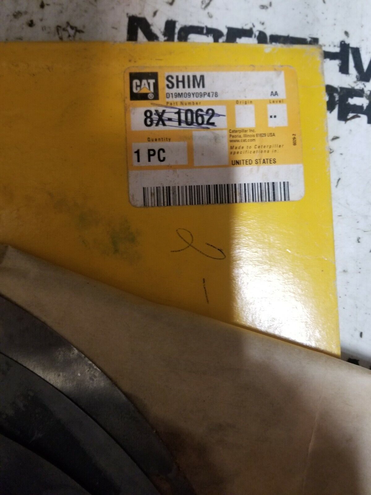 CATERPILLAR 8X-1062: SHIM (4 SHIMS TOTAL IN BOX AS SHOWN)