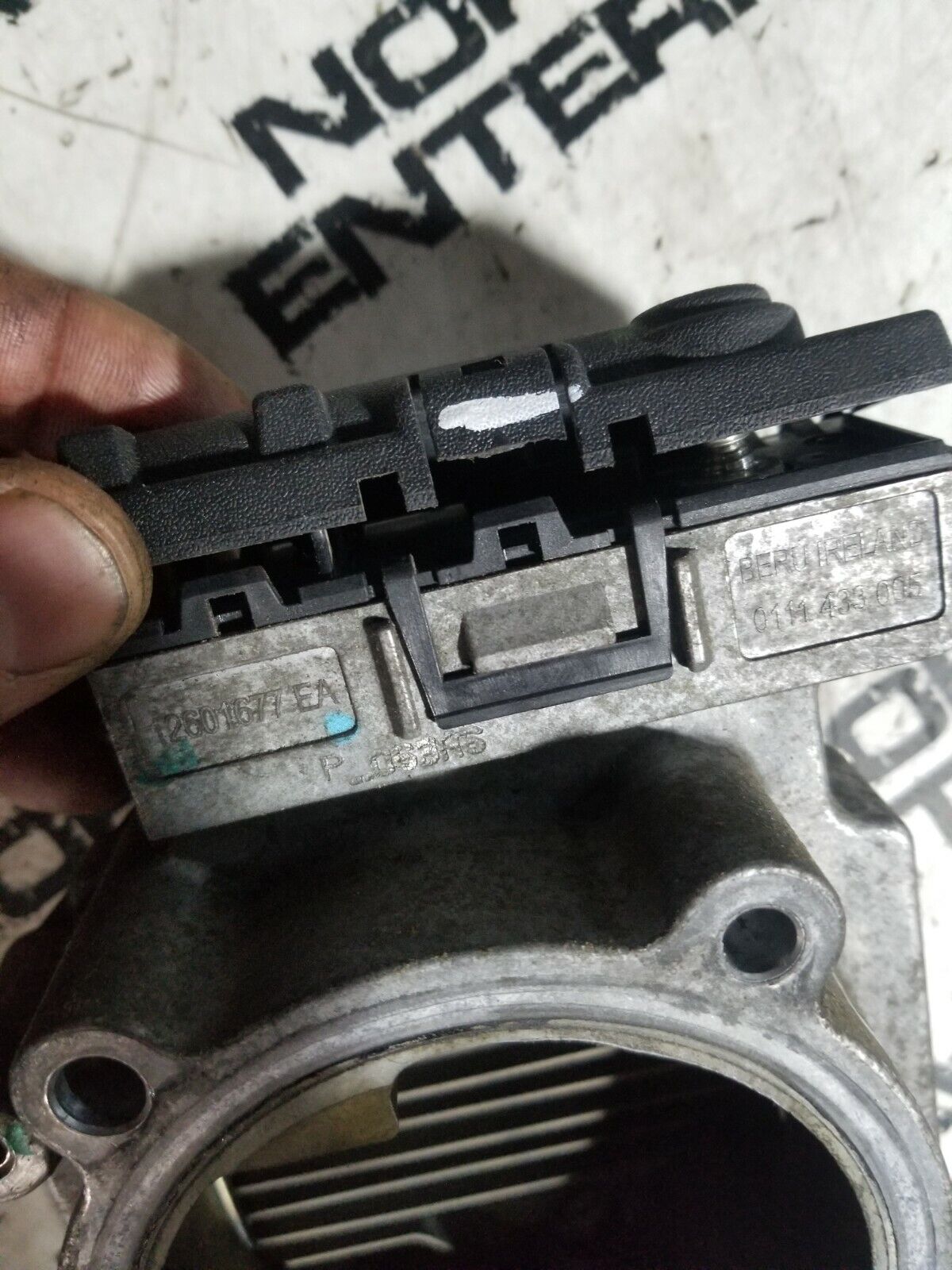 12601677 GM 11-16 2500 3500 HD 6.6L Diesel Turbo Pre Heater