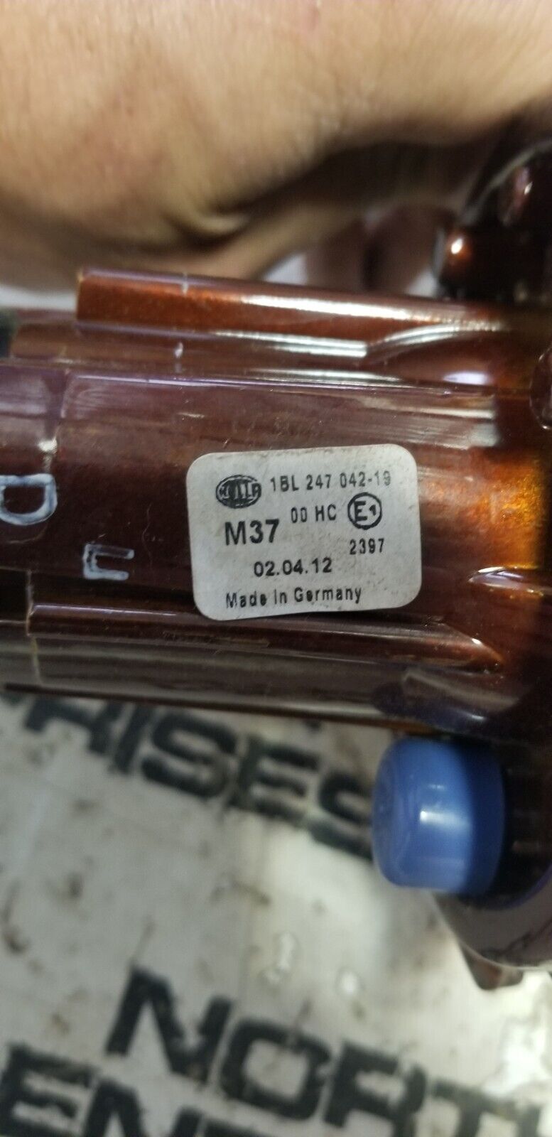 1BL 247 042-19 HELLA Headlight NEW NO BOX 1BL247042-19
