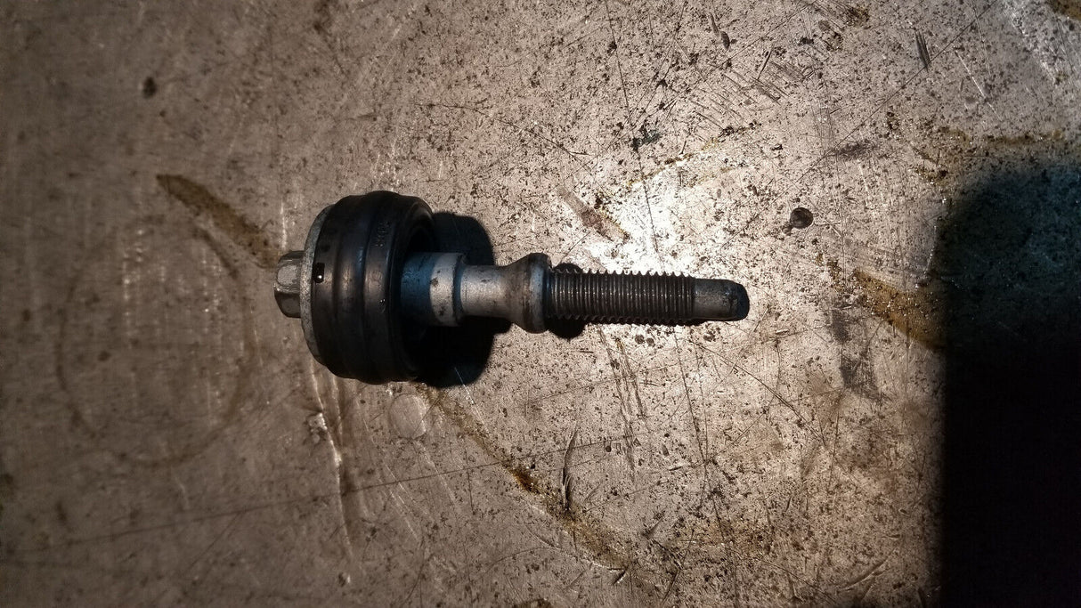 Dodge Ram 6.7L Cummins OEM USED LOWER VALVE COVER BOLT GROMMET (SET OF 6 GROMMET