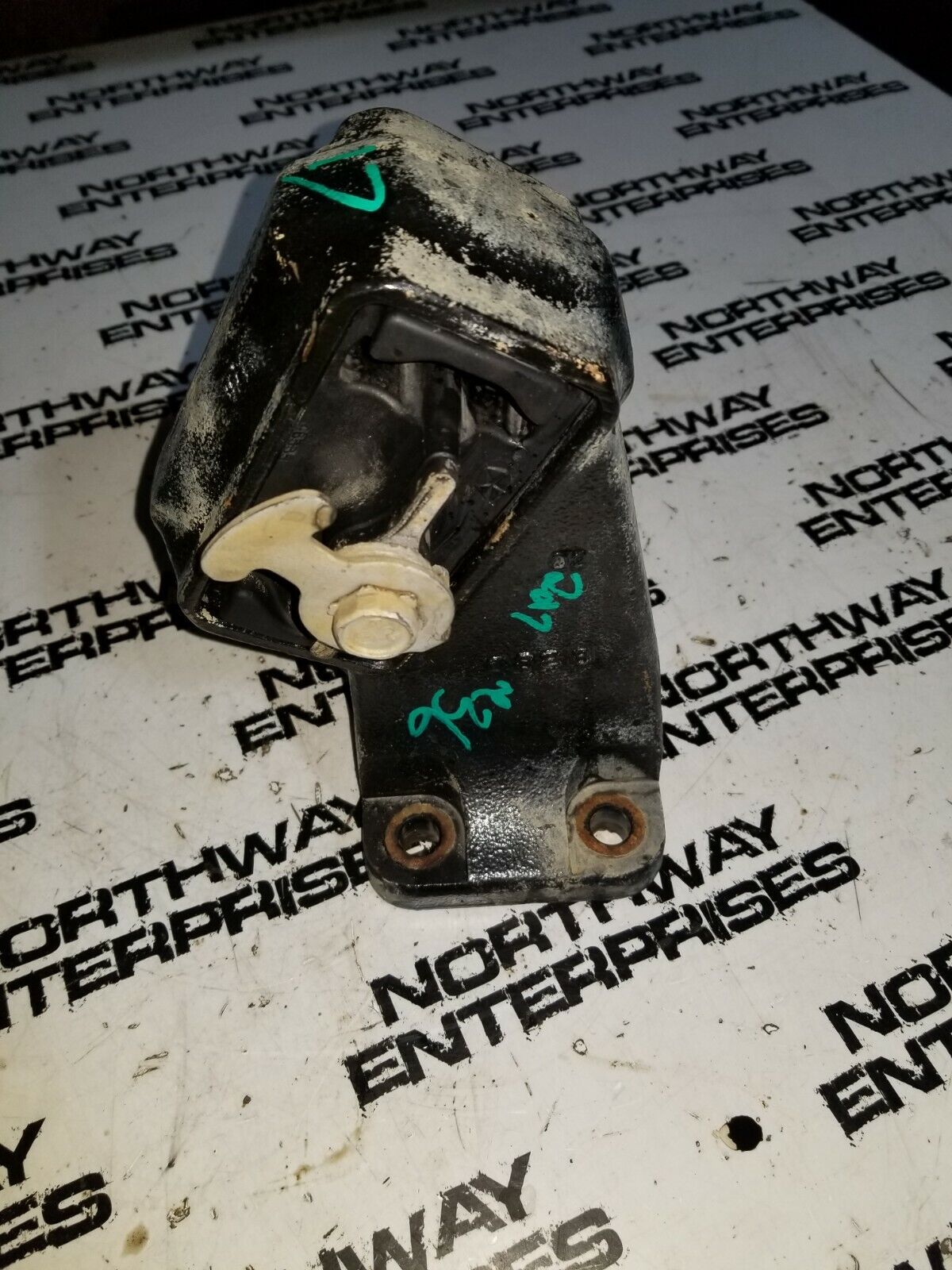 46535446aa 52121815AC 6.7L 6.7 Cummins Engine Mount LH / DRIVERS SIDE re36