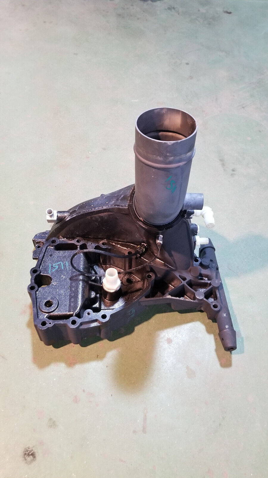 Evinrude G2 Exhaust ADAPTER 5009487 AND EXHAUST EXTENSION ref151