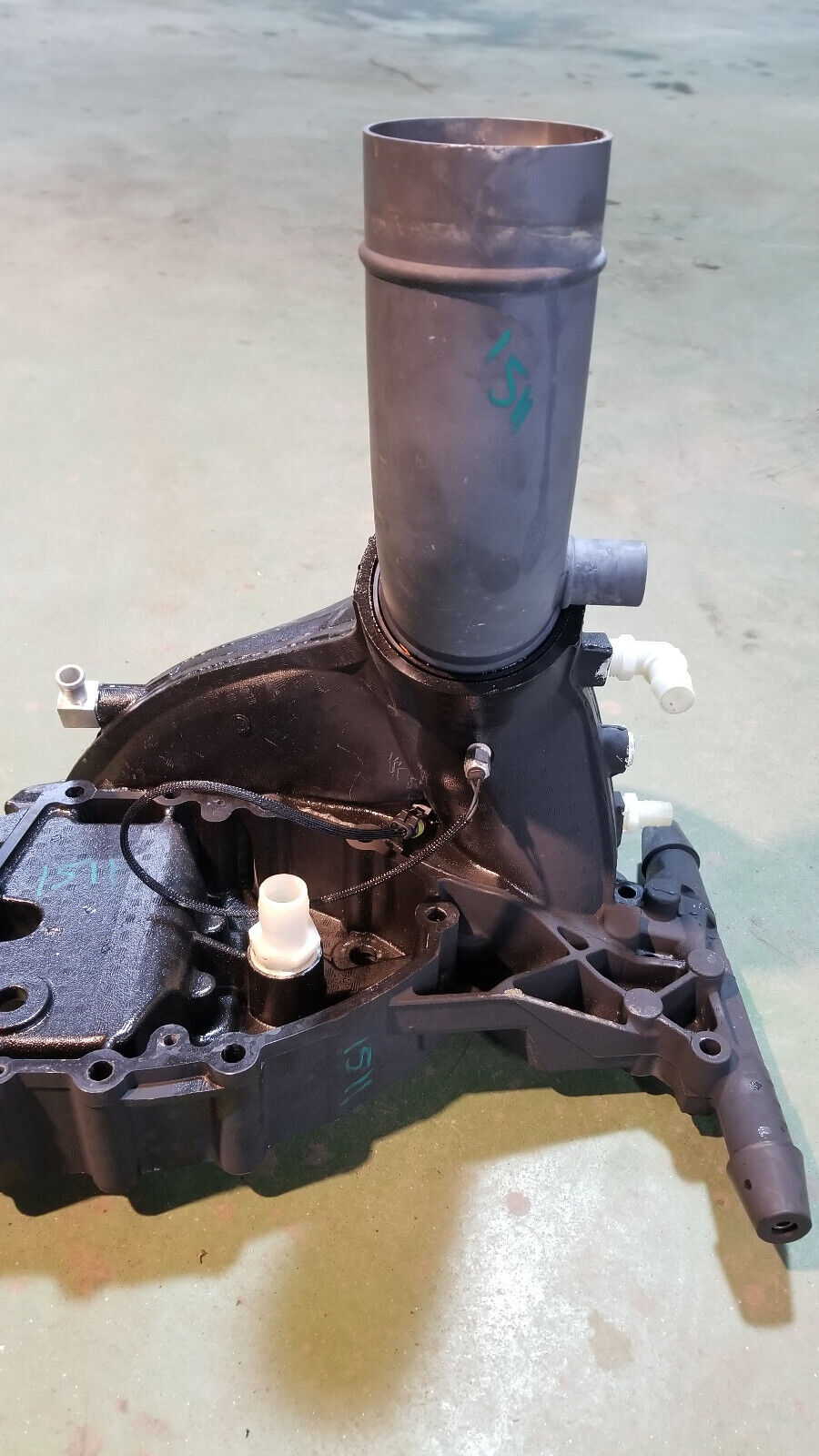 Evinrude G2 Exhaust ADAPTER 5009487 AND EXHAUST EXTENSION ref151