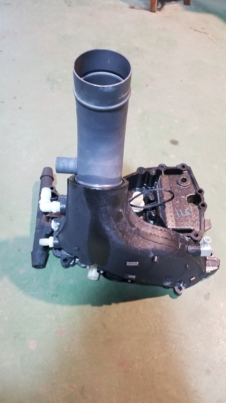 Evinrude G2 Exhaust ADAPTER 5009487 AND EXHAUST EXTENSION ref151