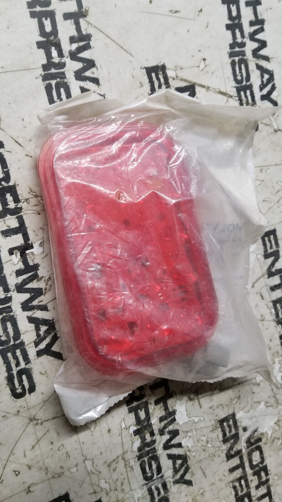 VOLVO TAILLAMP MARKER LIGHT RED LIGHT 15038957 VOE15038957