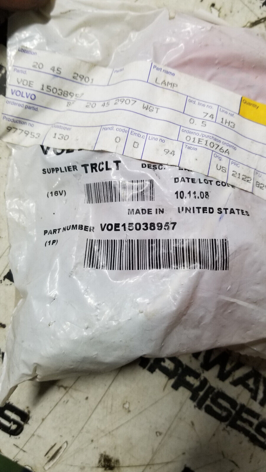 VOLVO TAILLAMP MARKER LIGHT RED LIGHT 15038957 VOE15038957