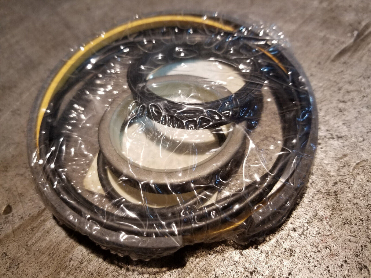 580005921 Tilt Cylinder Seal Kit: Yale YT580005921