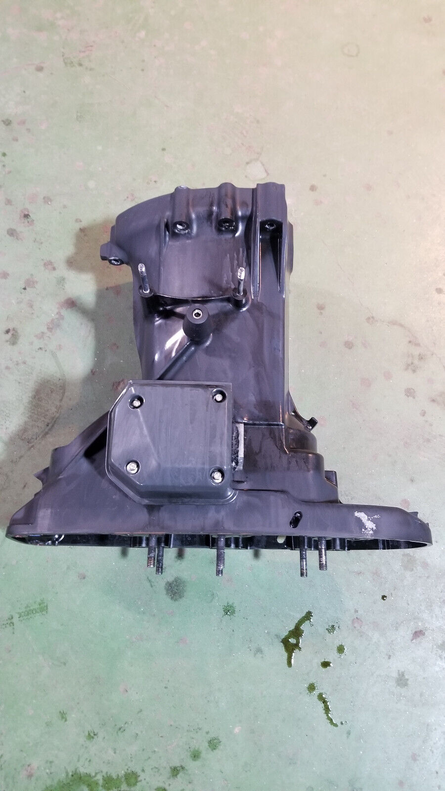 Evinrude G2 300hp Exhaust Housing 5009982 port