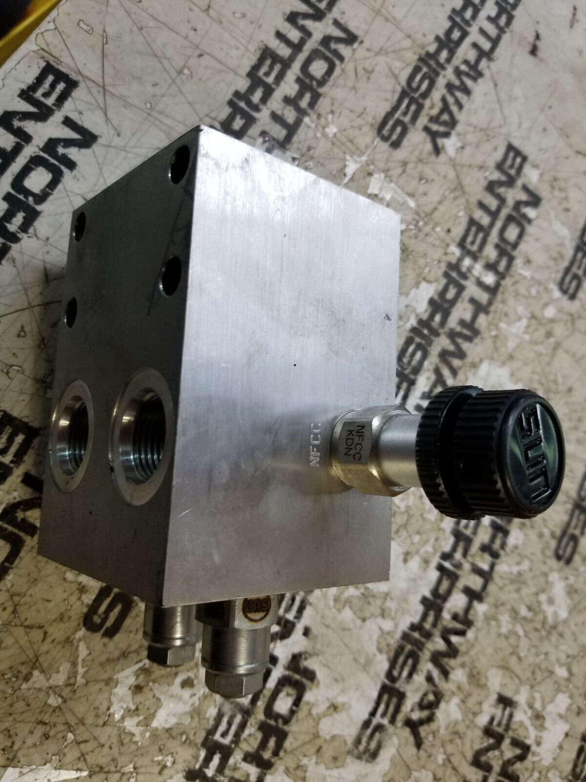 SUN HYDRAULICS A303-06C-D02 A303 06C D02 MANIFOLD IBL0-A2 79261000852