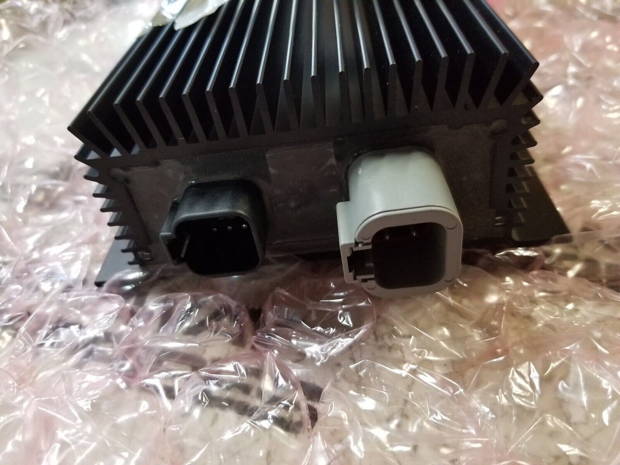 NEW Caterpillar 239-3902 24 Volt To 12 Volt Converter CB Radio Stereo 2393902