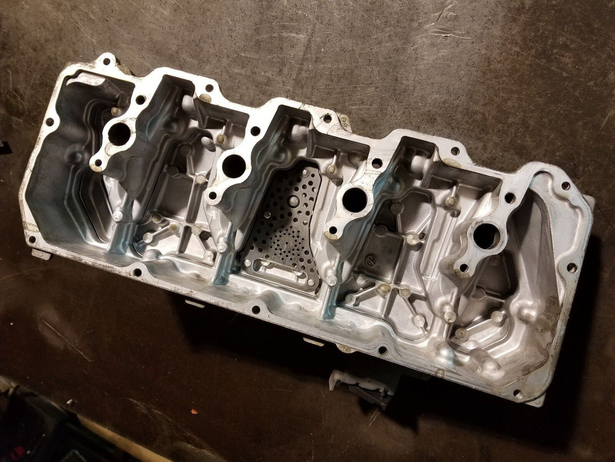 011 012 2011-2015 DURAMAX 6.6 6.6L DIESEL LML VALVE COVER & SPACER LH DRIVER r41