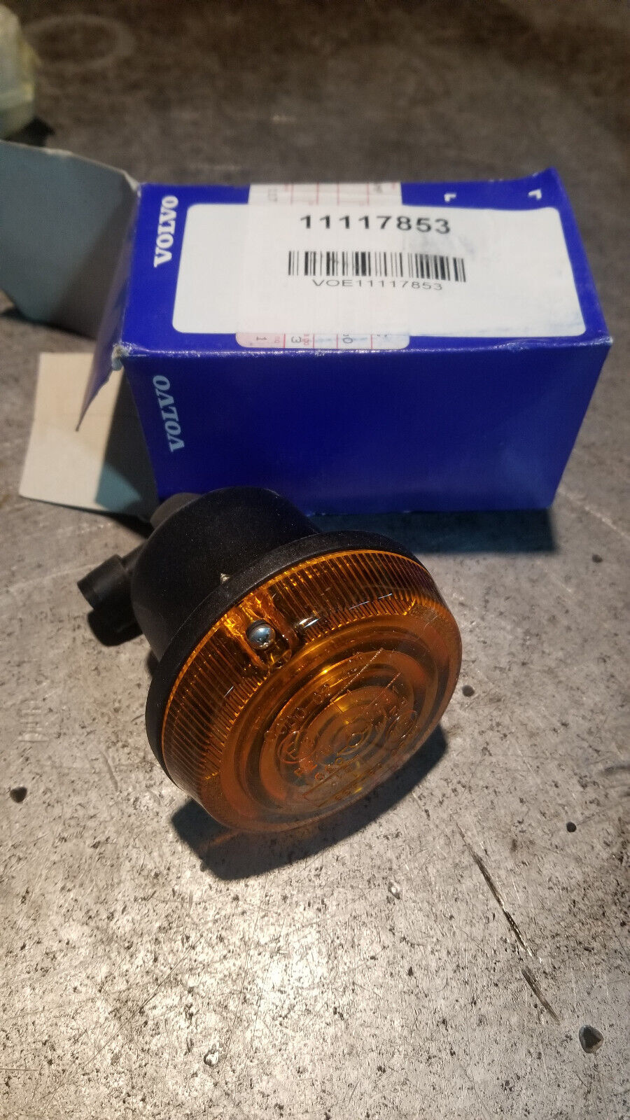 VOE11117853 VOLVO LAMP AMBER 11117853