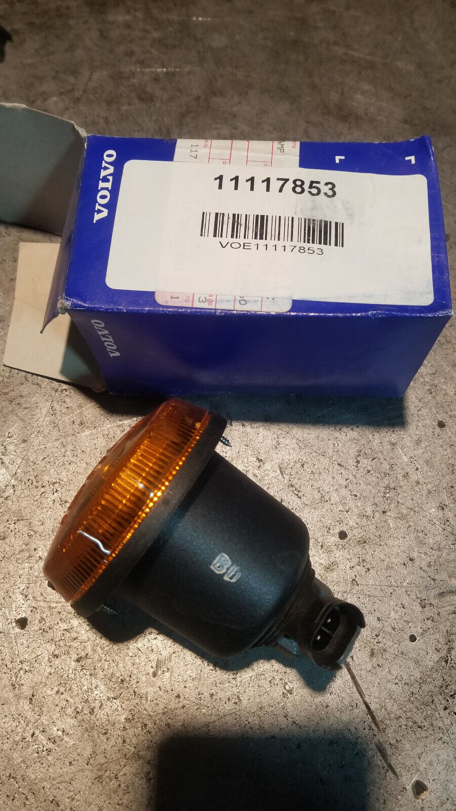 VOE11117853 VOLVO LAMP AMBER 11117853