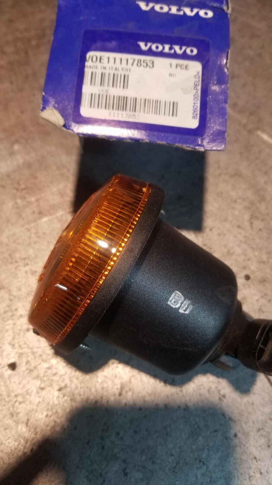 VOE11117853 VOLVO LAMP AMBER 11117853