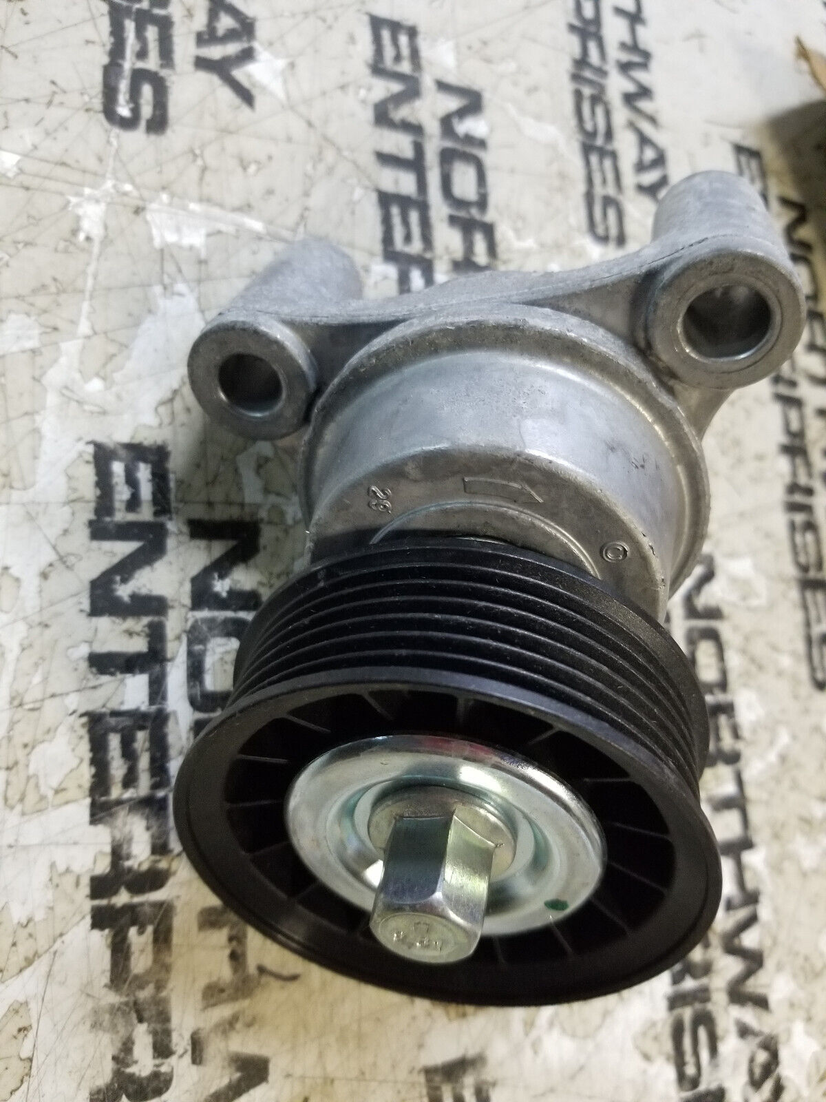 12609719 Genuine GM OEM BELT TENSIONER ASSEMBLY