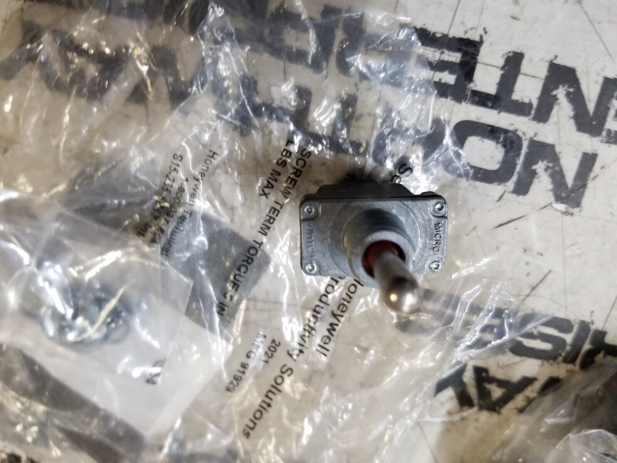 102853 SKYJACK TOGGLE SWITCH