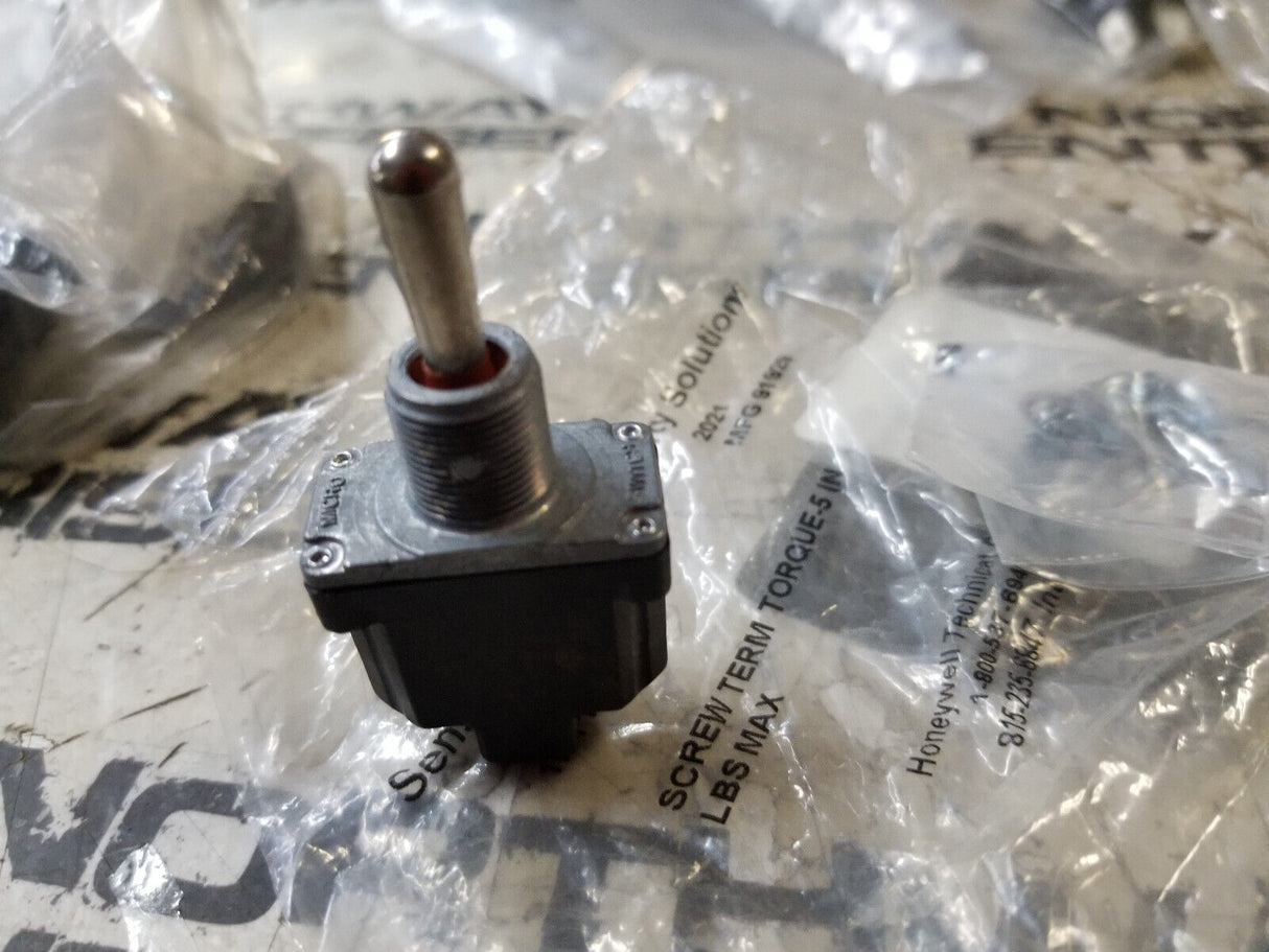 102853 SKYJACK TOGGLE SWITCH