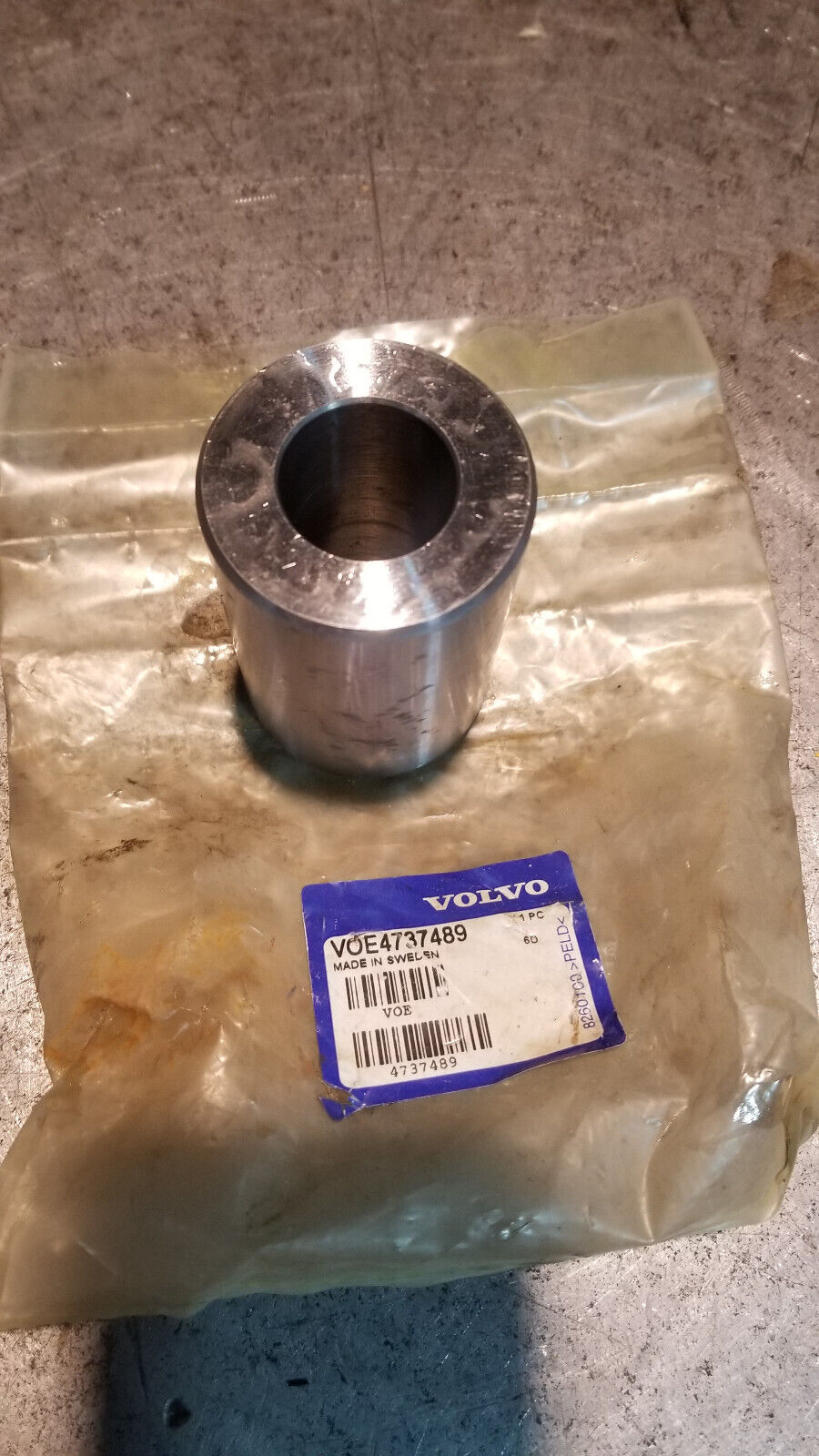 VOE4737489 VOLVO SLEEVE 4737489