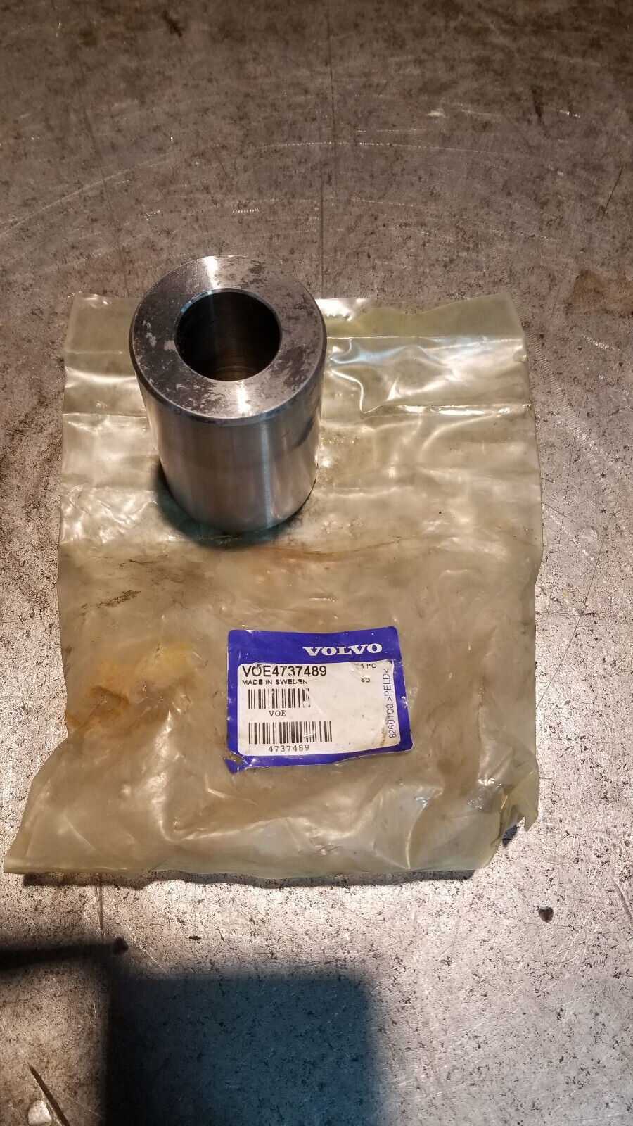 VOE4737489 VOLVO SLEEVE 4737489