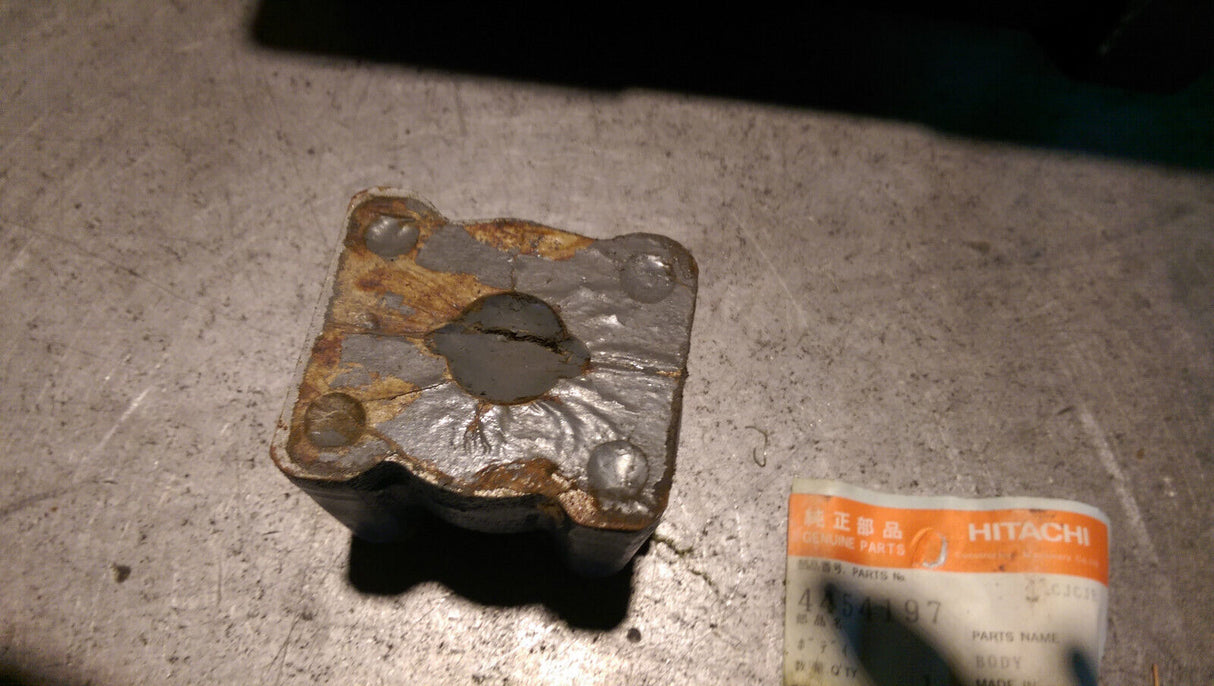 HITACHI BODY 4454197